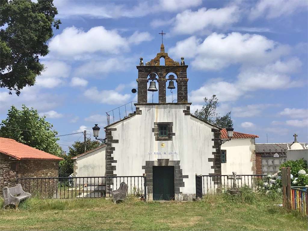 Iglesia de San Miguel de Cerceda en O Pino