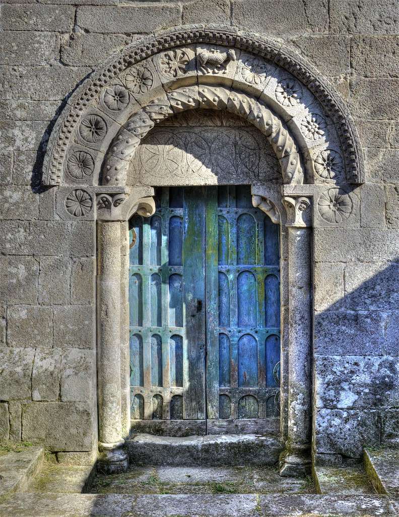 Iglesia de San Miguel de Eiré en Pantón