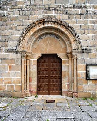 Iglesia de San Miguel de Melias