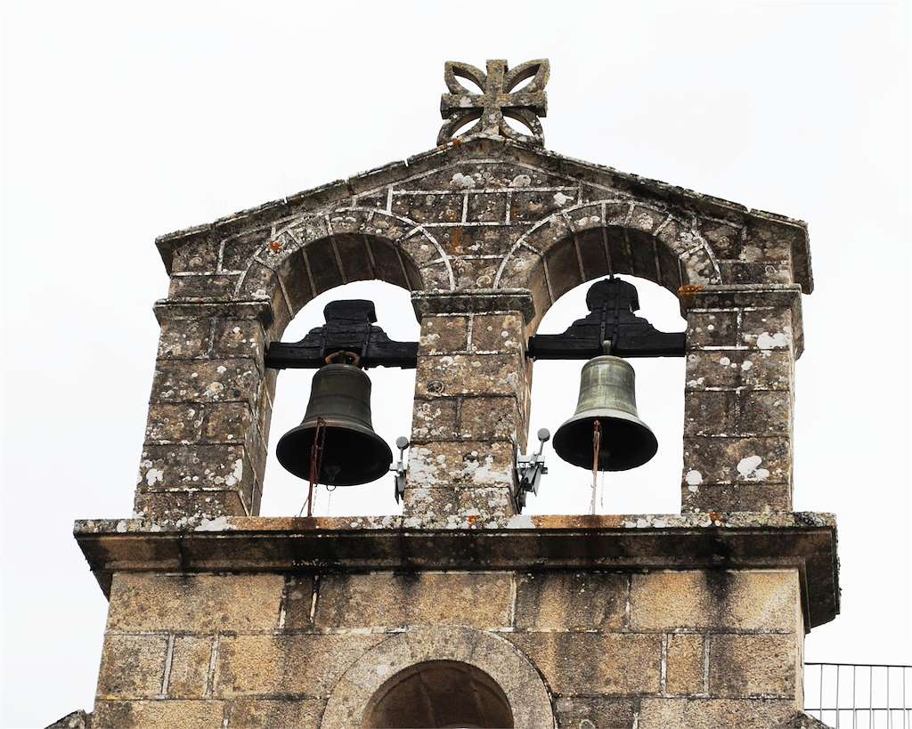 Iglesia de San Miguel de Melias en Coles