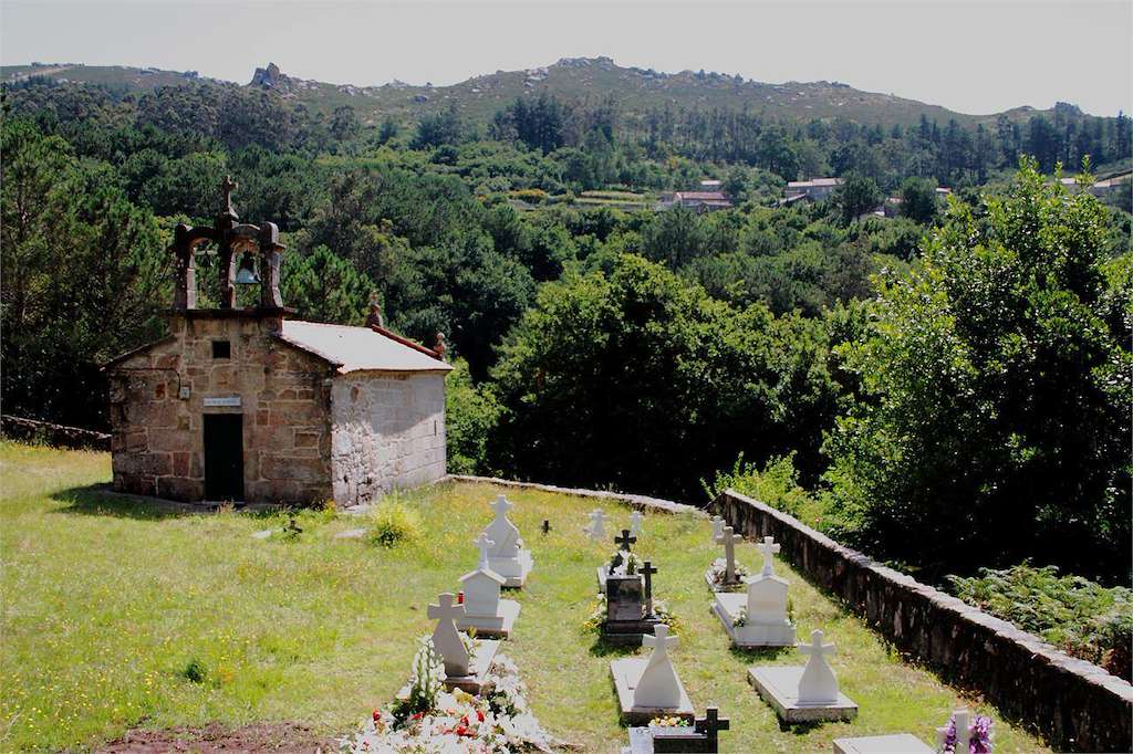 Iglesia de San Miguel de Sestaio en Muros