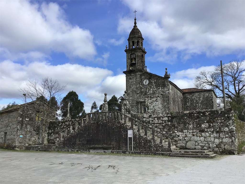 Iglesia de San Miguel do Campo