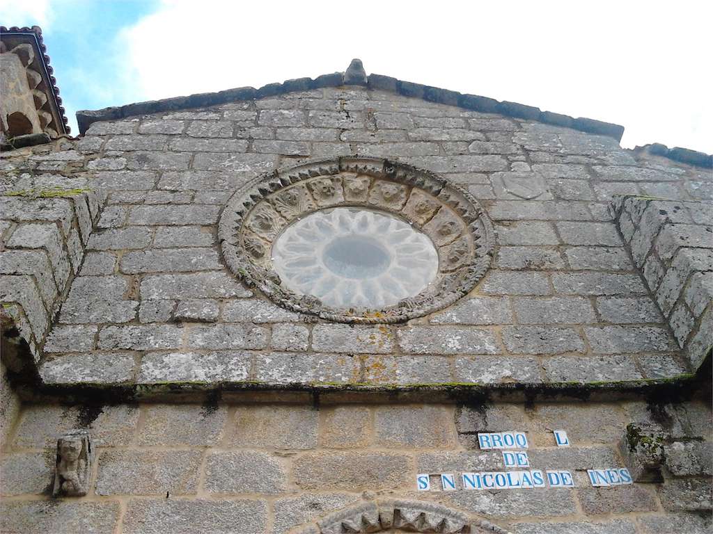 Iglesia de San Nicolás de Cines en Oza Cesuras