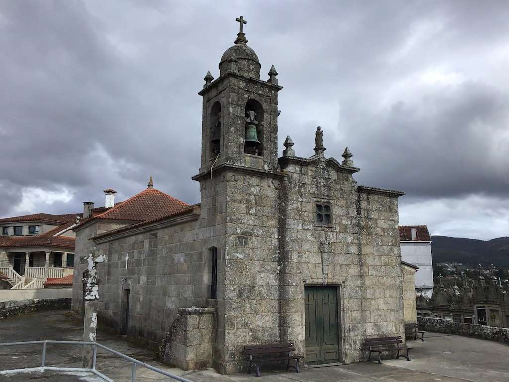 Iglesia de San Pedro de Cesantes en Redondela