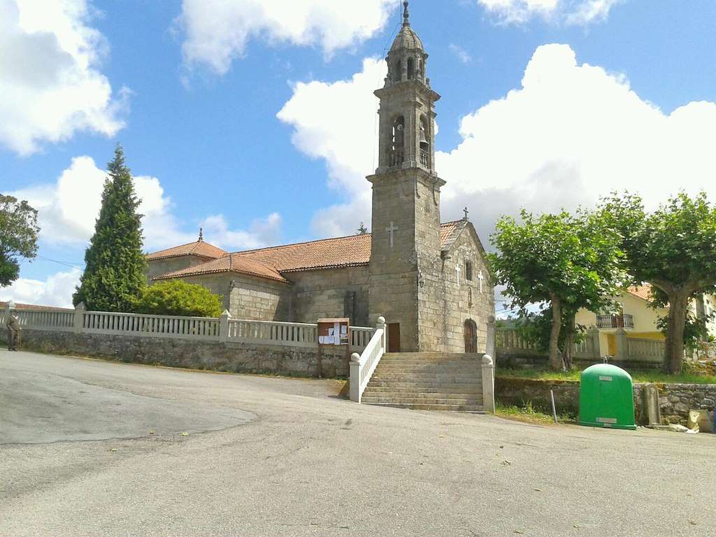 Iglesia de San Pedro de Dimo en Catoira