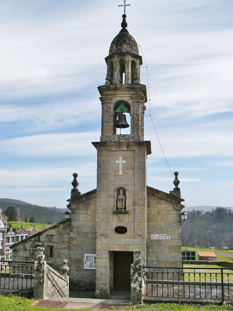 Iglesia de San Pedro de Fiopáns en A Baña