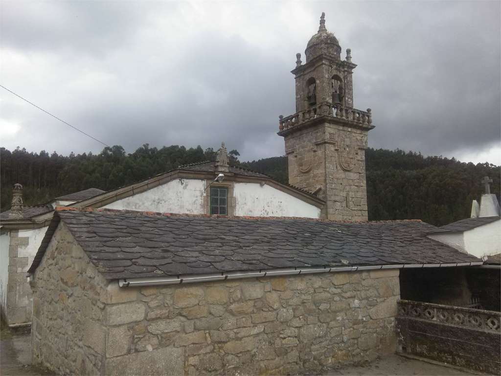 Iglesia de San Pedro de Miñotos en Ourol