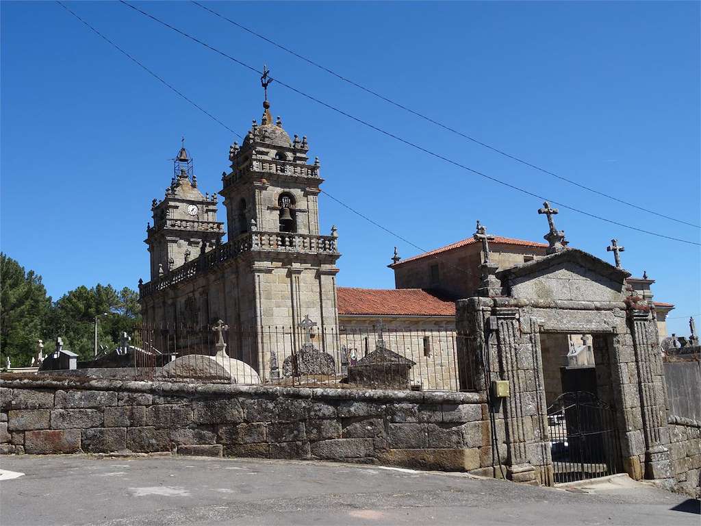 Iglesia de San Pedro de Moreiras en Toén