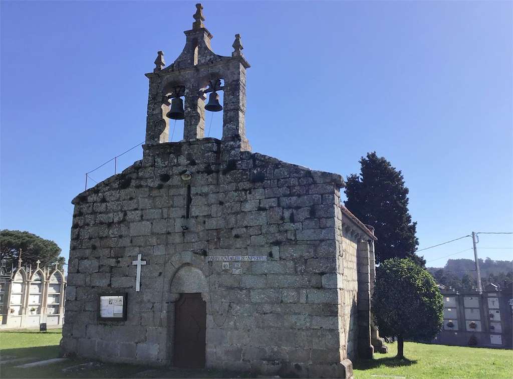 Iglesia de San Pedro de Oza en Oza Cesuras