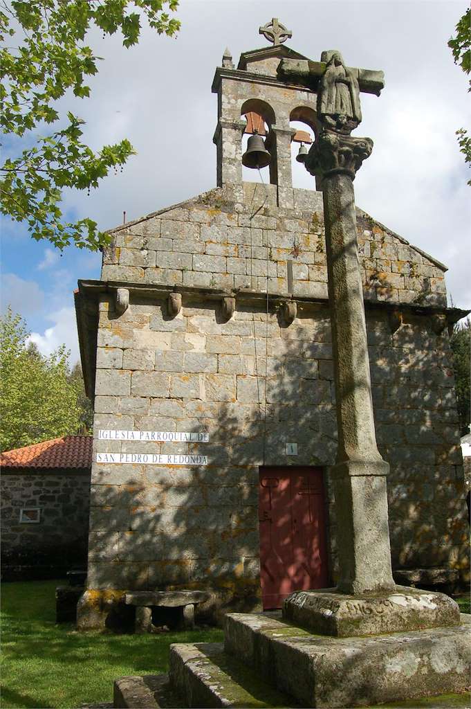 Iglesia de San Pedro de Redonda en Corcubión