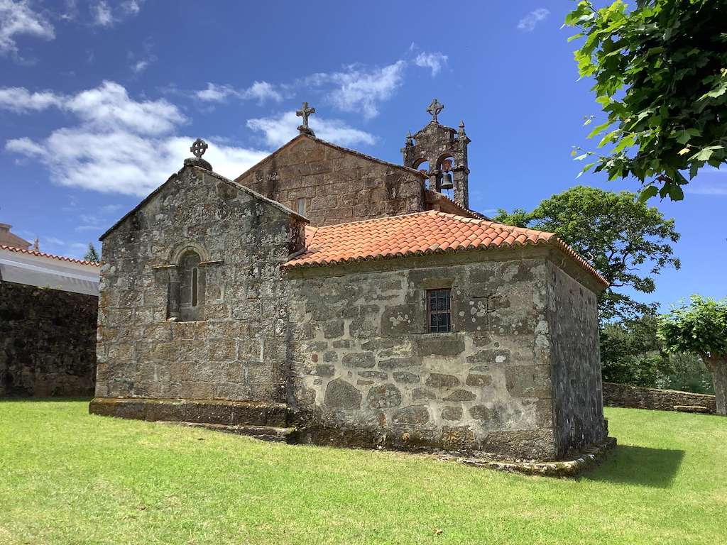 Iglesia de San Pedro de Redonda en Corcubión