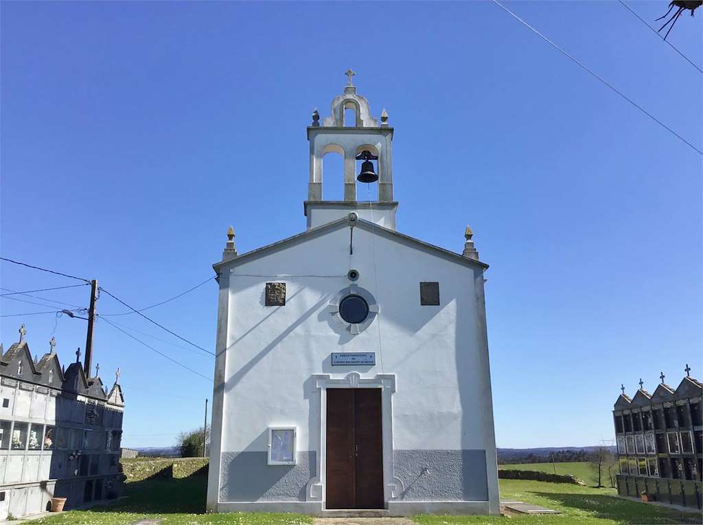 Iglesia de San Salvador de Mesos en Frades
