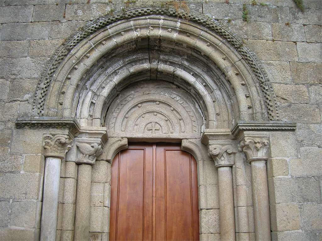 Iglesia de San Salvador de Pazos de Arenteiro en Boborás