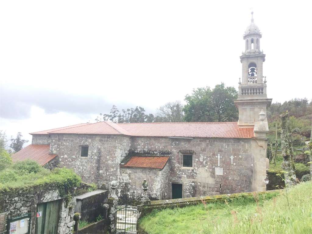 Iglesia de San Vicente de Aguasantas en Rois
