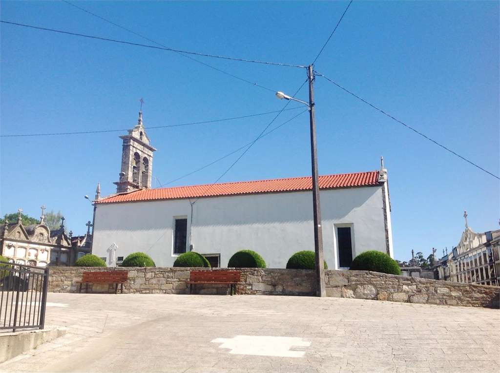 Iglesia de San Vicente de Cuns en Coristanco