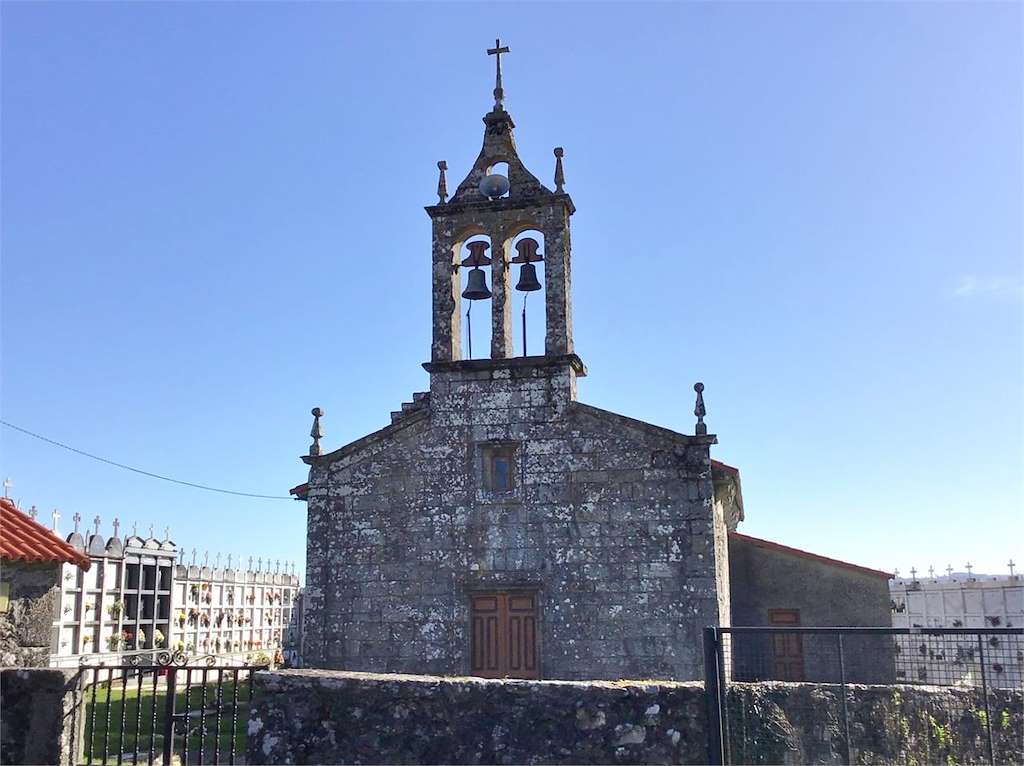 Iglesia de San Vicente de Curtis en Vilasantar