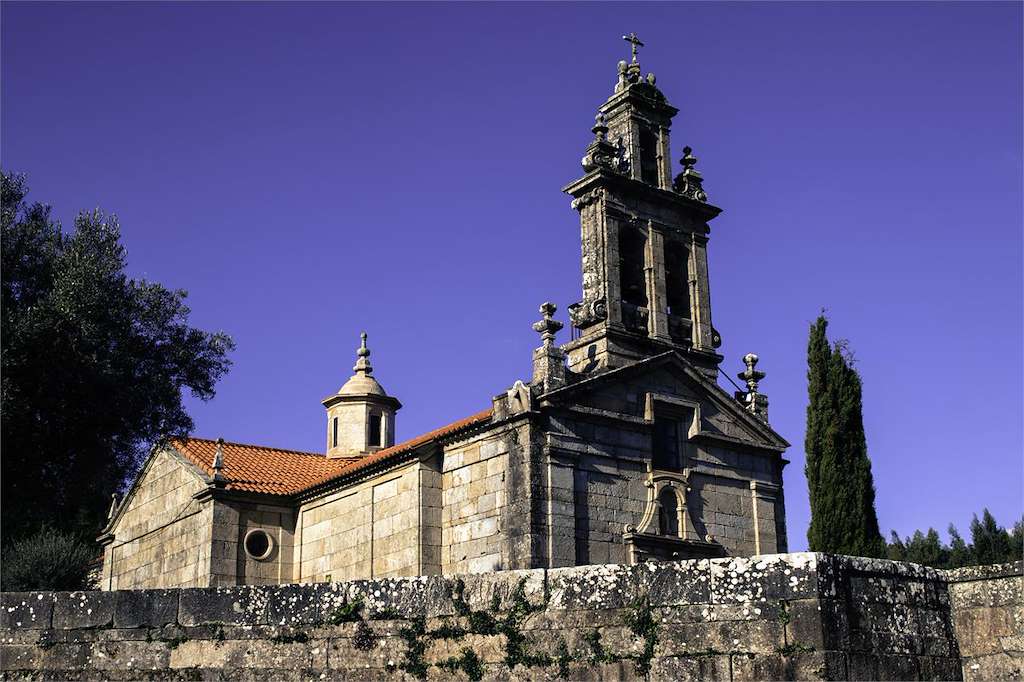 Iglesia de San Vicente de Nogueira en Meis