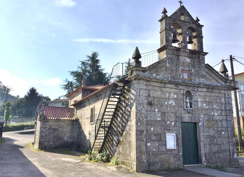 Iglesia de San Vicente de Trasmañó en Redondela