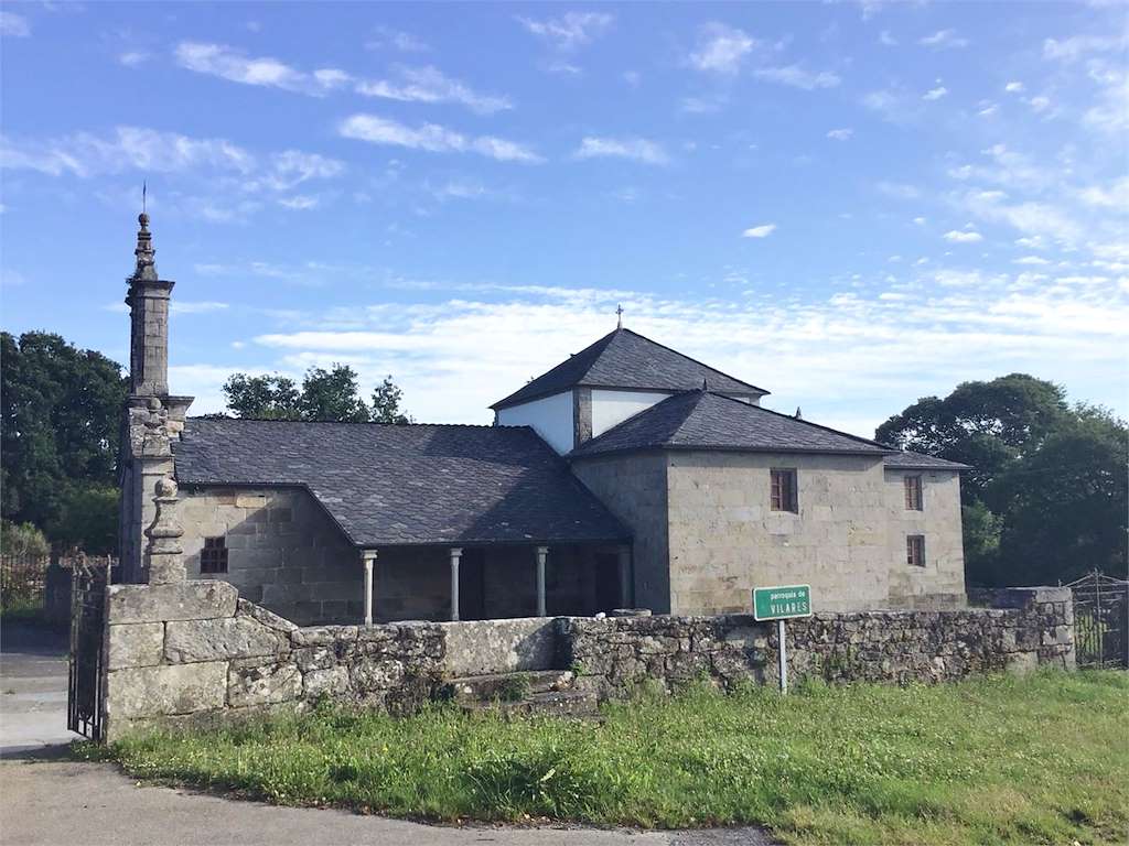 Iglesia de San Vicente de Vilares en Guitiriz