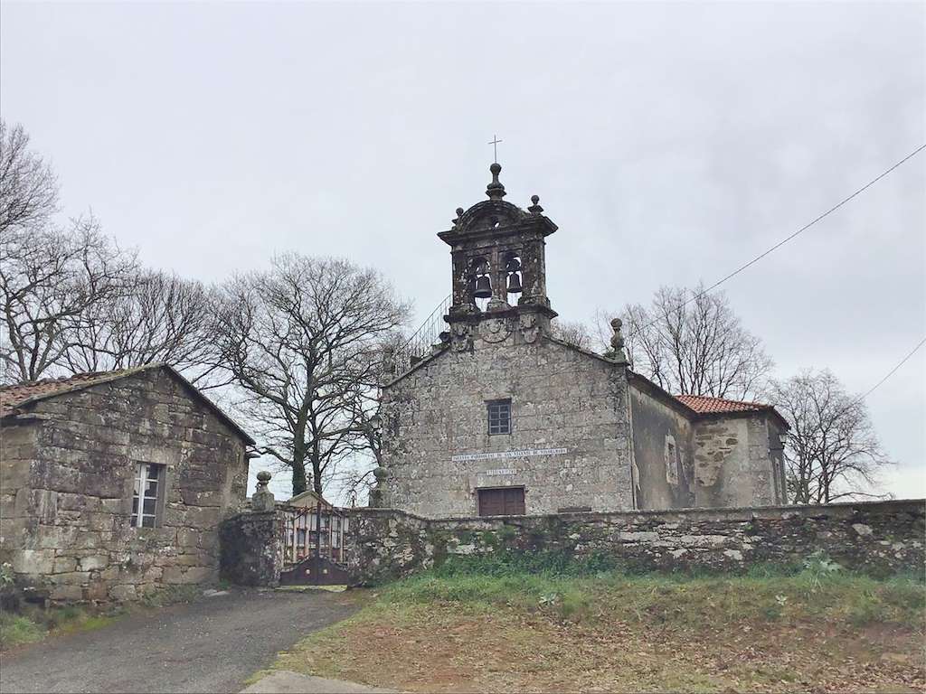 Iglesia de San Vicente de Vilouchada en Trazo