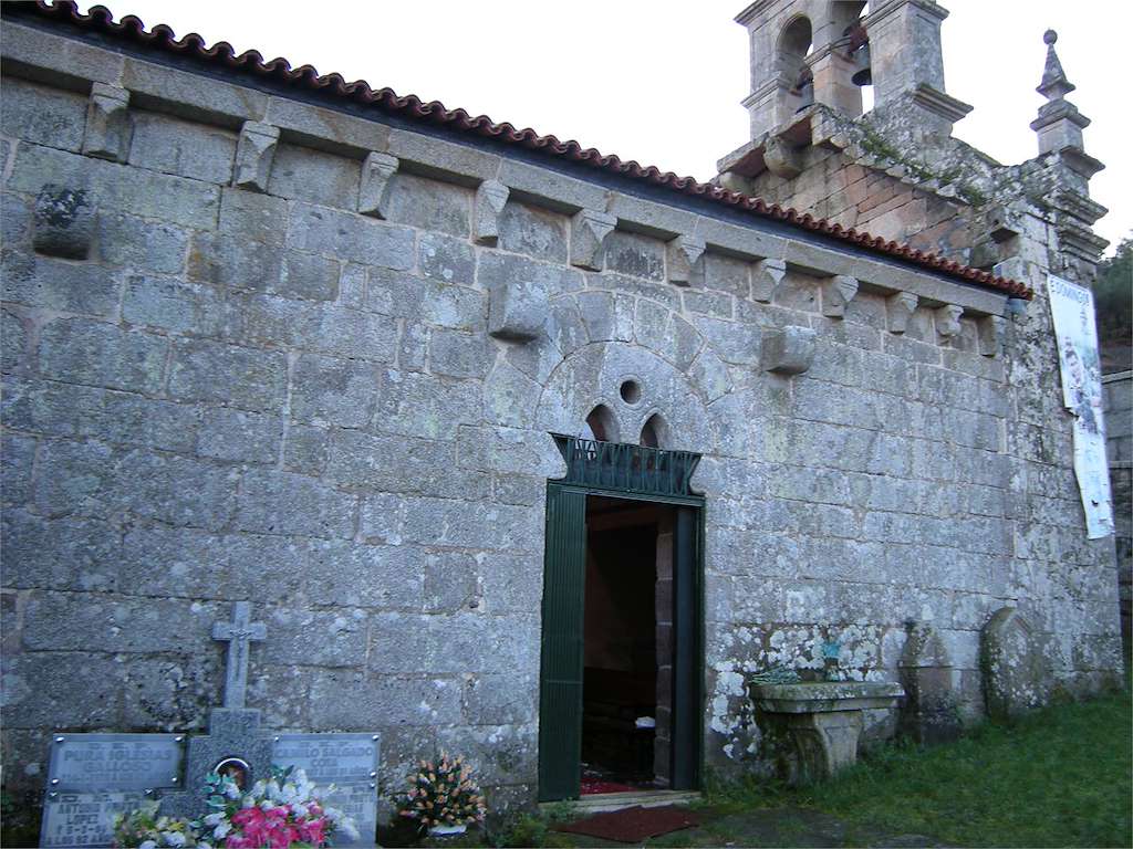 Iglesia de San Vicenzo de Infesta en Monterrei