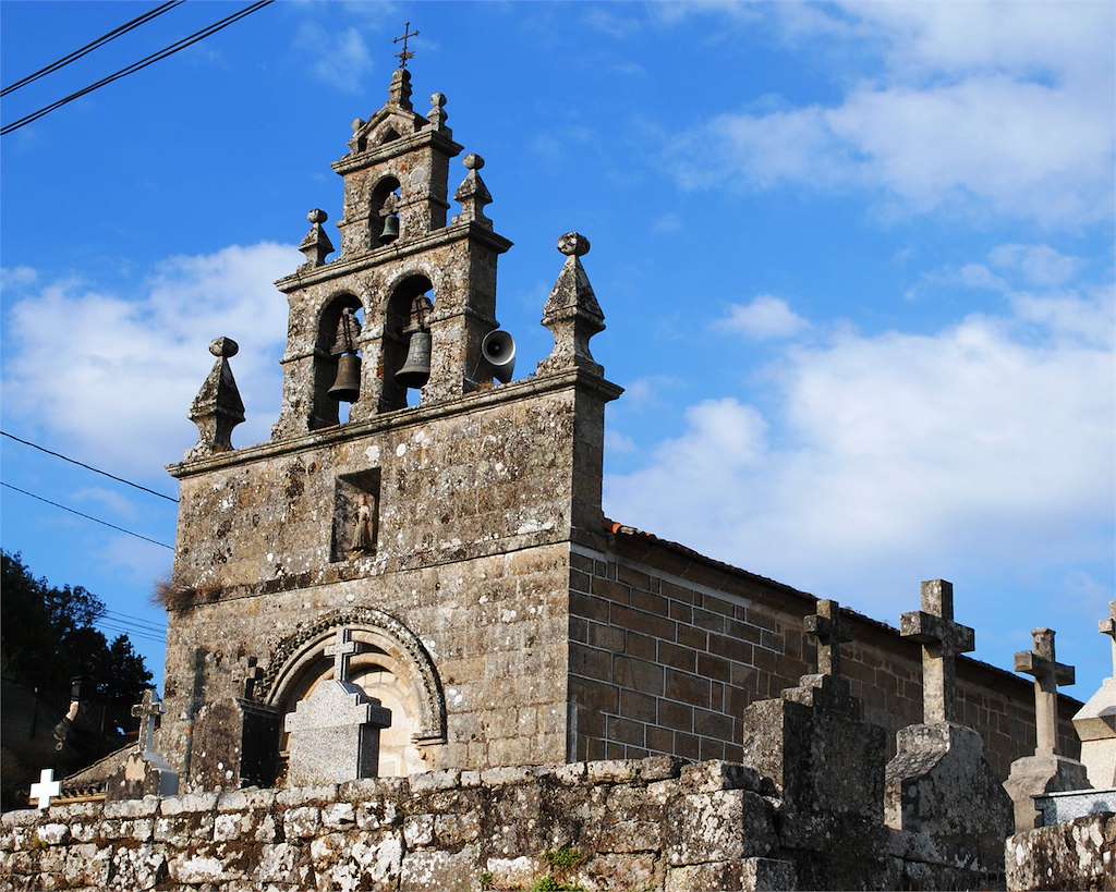 Iglesia de San Xillao de Ribela en Coles