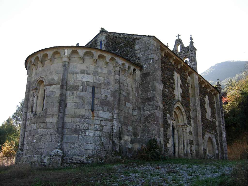 Iglesia de San Xoán da Cova en Carballedo
