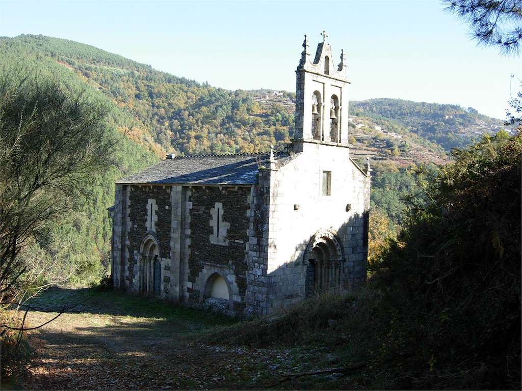 Iglesia de San Xoán da Cova en Carballedo