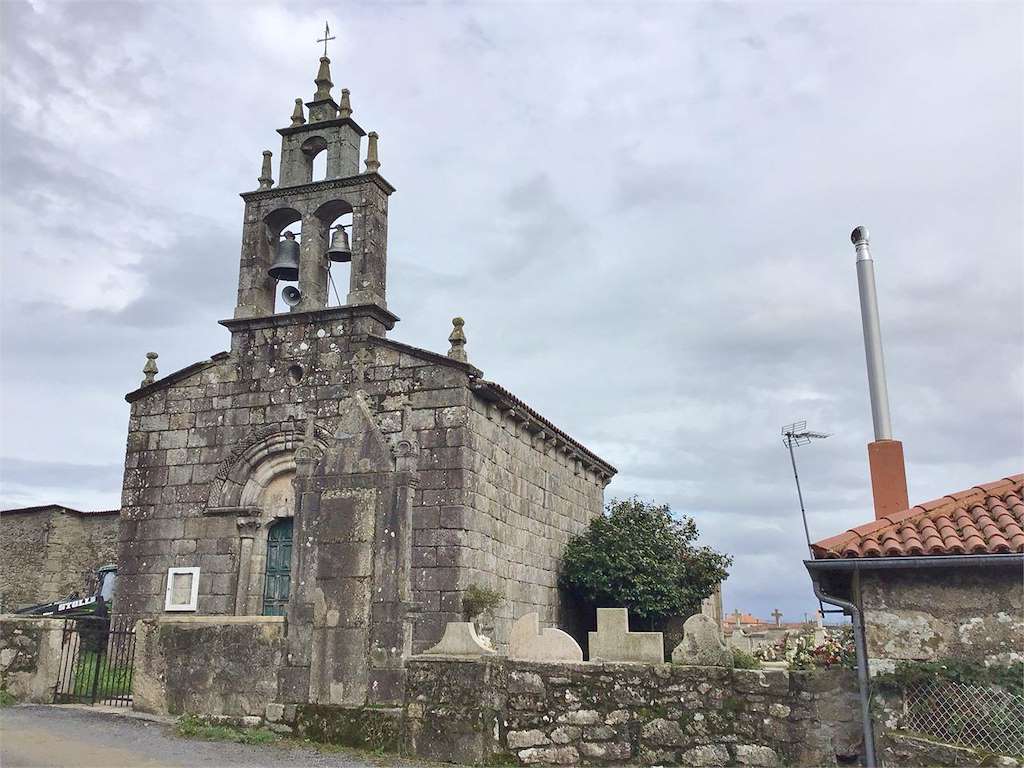 Iglesia de San Xoán de Bouzoa en Taboada