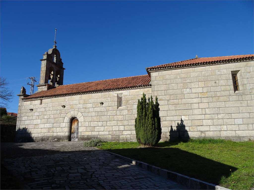 Iglesia de San Xoán de Monterredondo en Padrenda