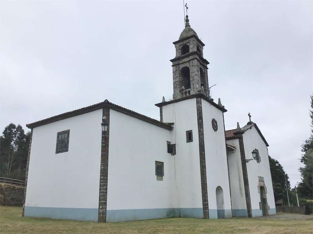 Iglesia de San Xulián de Lardeiros en O Pino