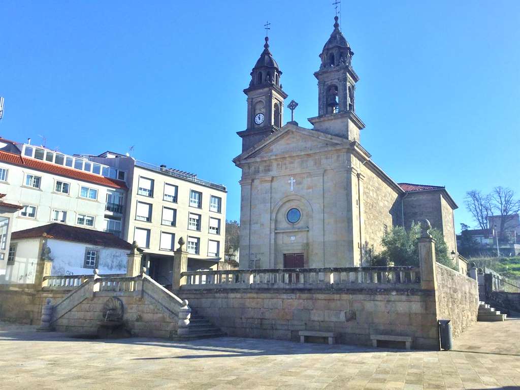 Iglesia de San Xulián en Pontecesures