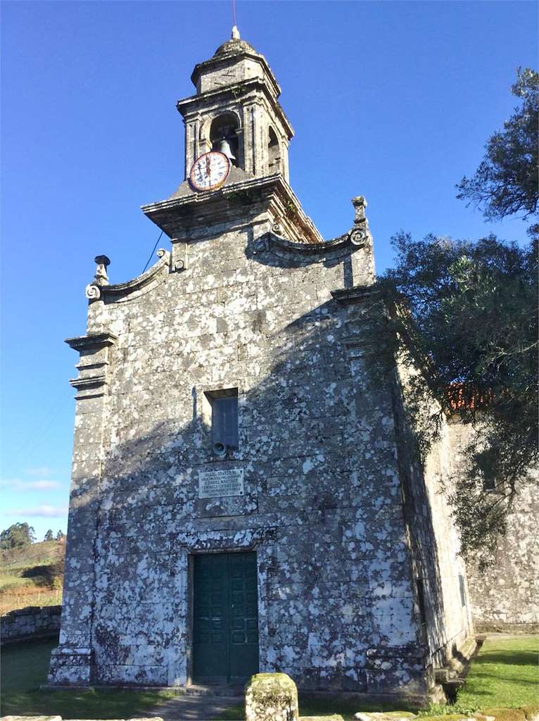 Iglesia de San Xurxo de Sacos en Cerdedo Cotobade