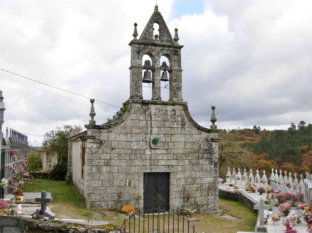 Iglesia de Santa Baia de Búbal en Carballedo