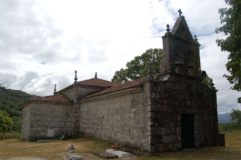 Iglesia de Santa Cristina de Monte Longo en Lobeira