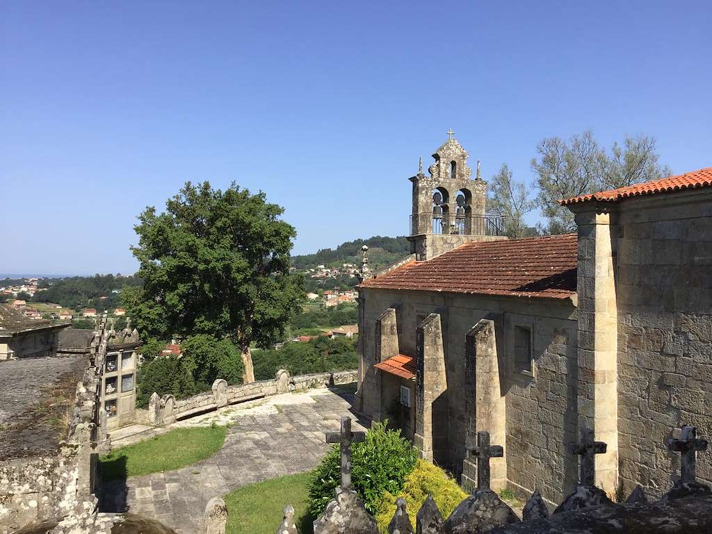 Iglesia de Santa Eulalia de Camos en Nigrán