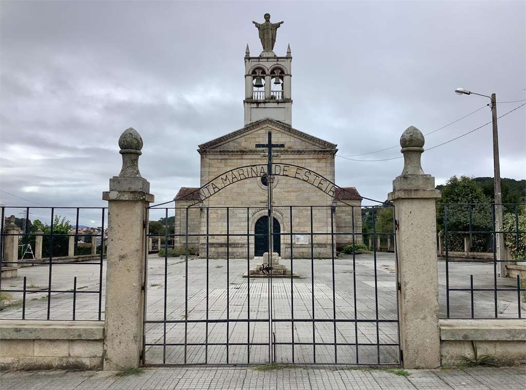 Iglesia de Santa Mariña de Esteiro en Muros