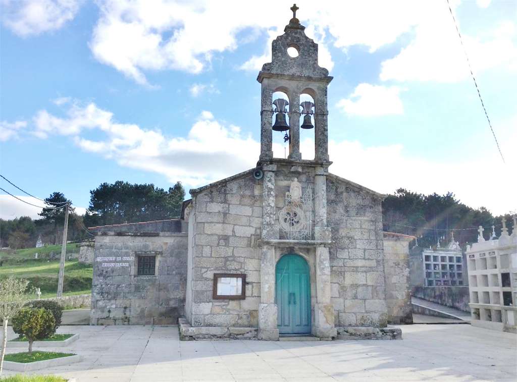 Iglesia de Santa Mariña de Xuño en Porto do Son