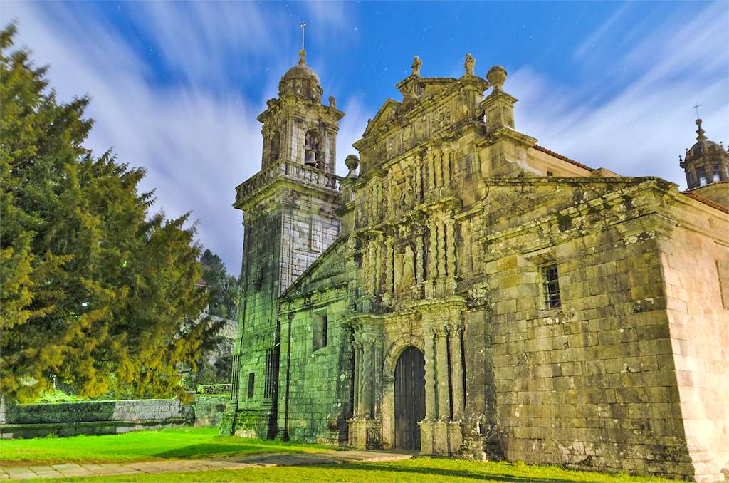Iglesia de Santa María A Real en Entrimo