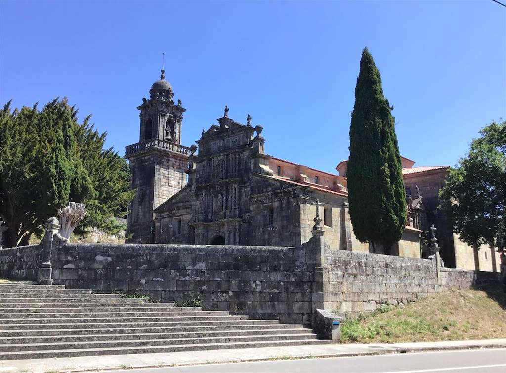 Iglesia de Santa María A Real en Entrimo