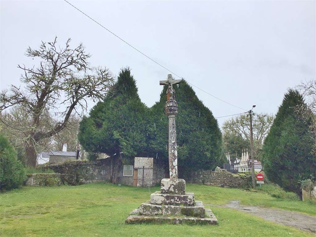 Iglesia de Santa María de Anxeriz en Friol