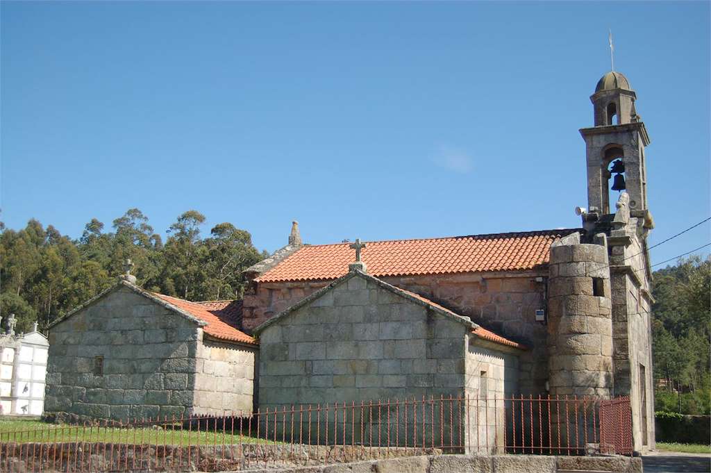 Iglesia de Santa María de Besomaño en Ribadumia