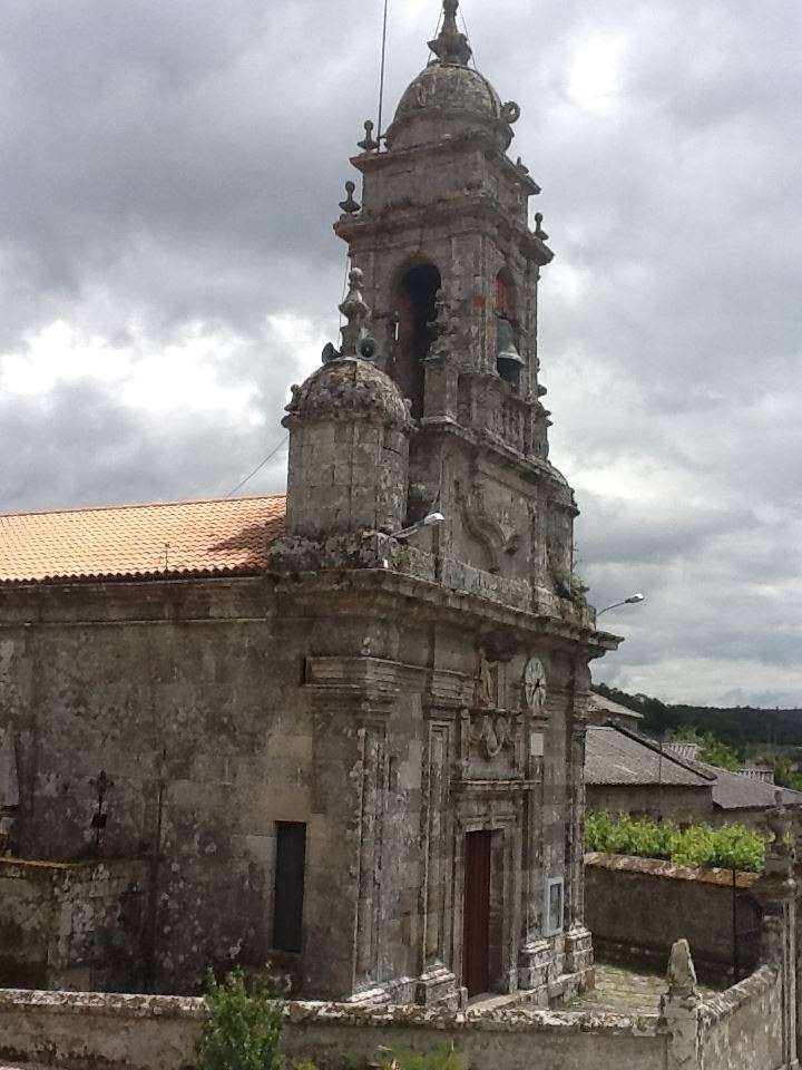 Iglesia de Santa María de Campo en O Irixo