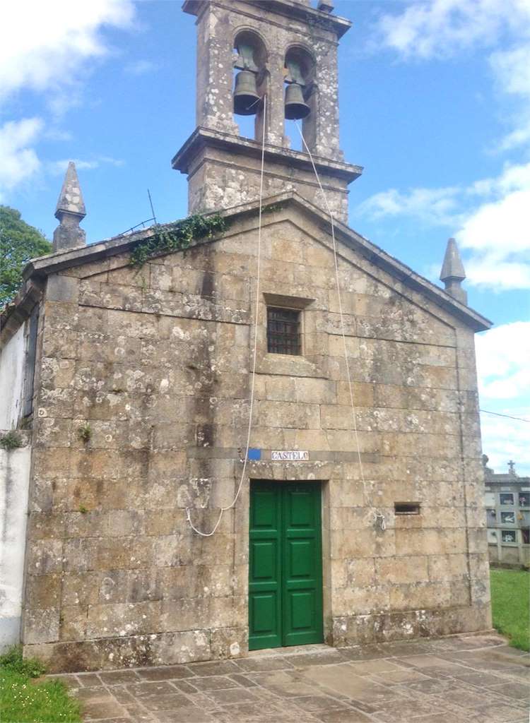 Iglesia de Santa María de Castelo en Trazo