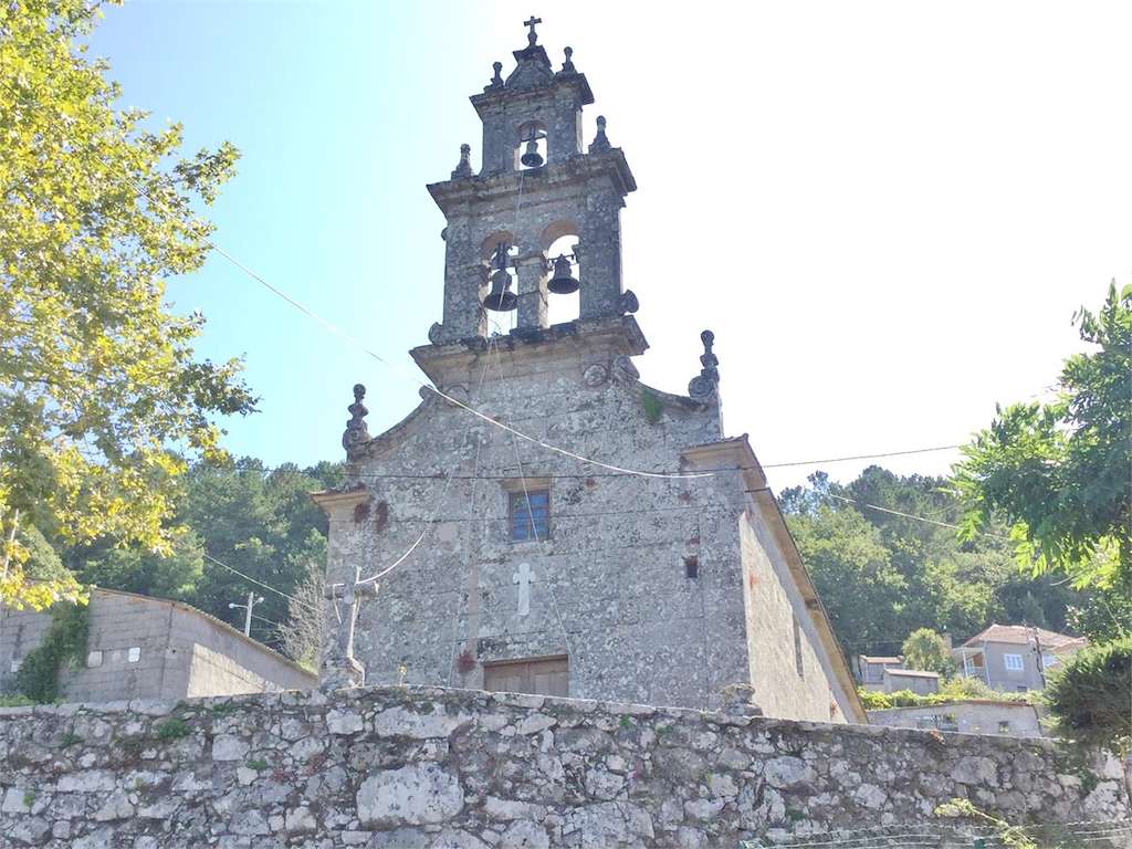 Iglesia de Santa María de Cosoirado en Moraña