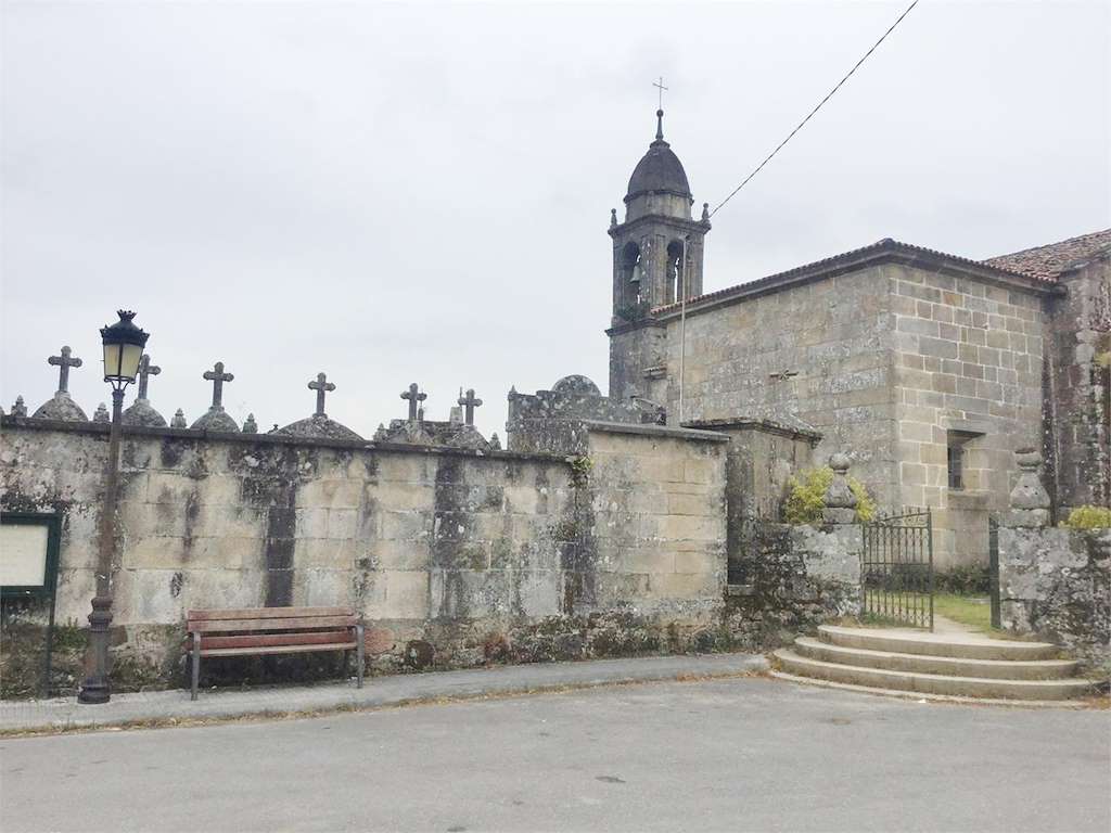Iglesia de Santa María de Cruces en Padrón