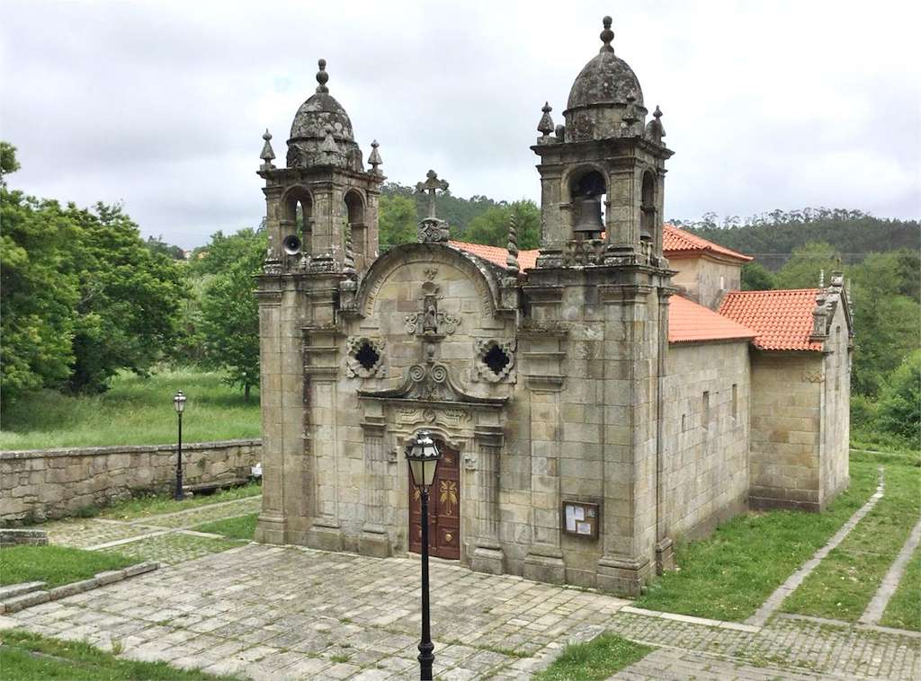 Iglesia  de Santa María de Darbo en Cangas