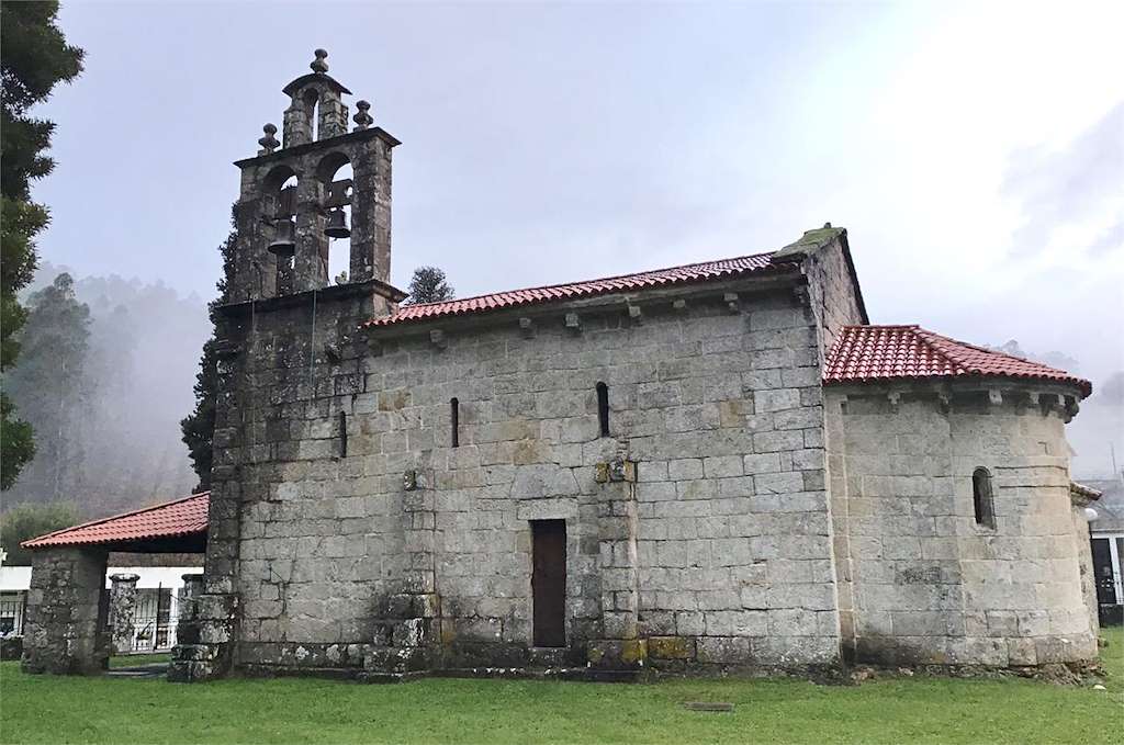 Iglesia de Santa María de Doroña en Vilarmaior