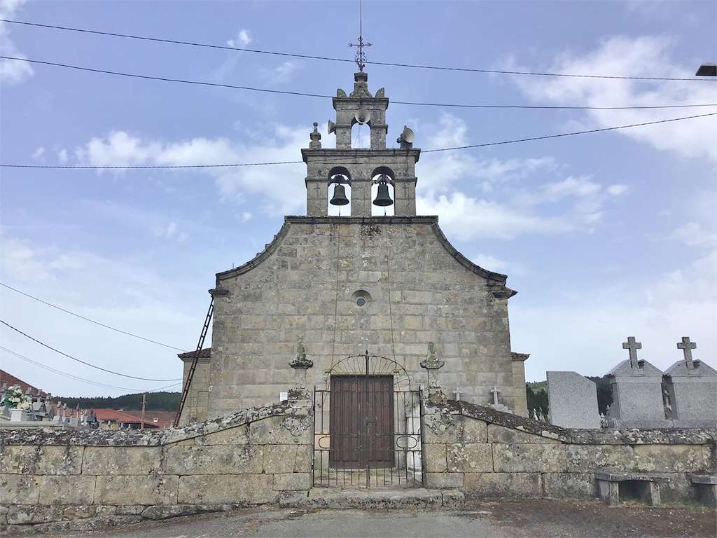 Iglesia de Santa María de Escornabois en Trasmirás