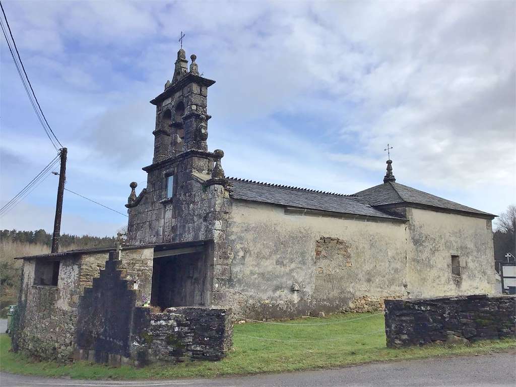 Iglesia de Santa María de Fraialde en Pol